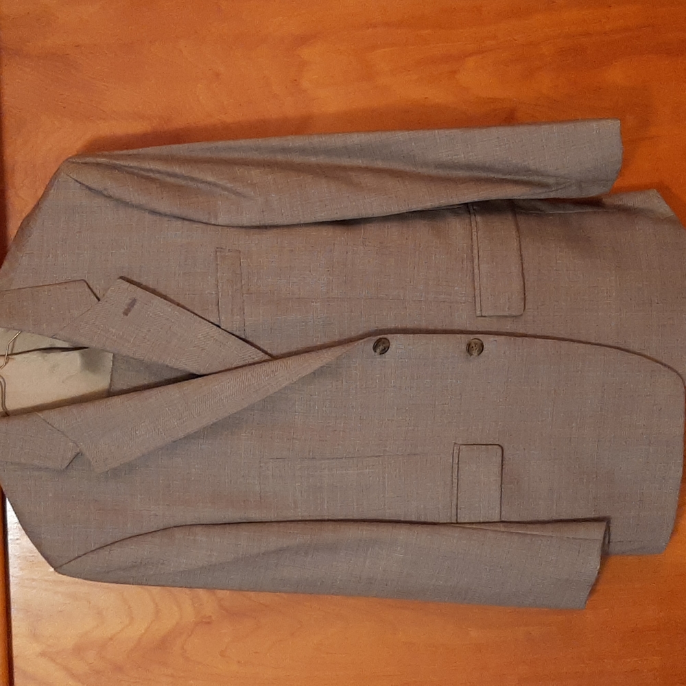 Beautiful men's Polo Ralph Lauren 2 piece suit.